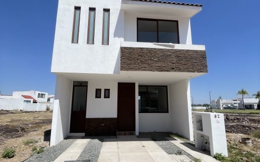 Casa en Venta Ciudad Maderas con doble altura